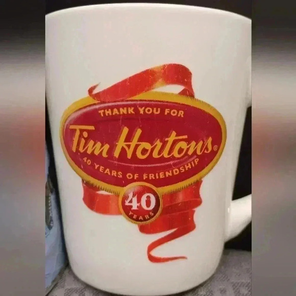 Tim Hortons Coffee Tin Limited Ed #003 Skating Pond & 40 Years of Friendship Mug - Picture 5 of 13